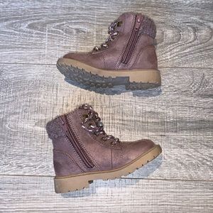 *SOLD* Old Navy Toddler Girl Boots (7T)